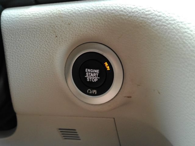 Used 2024 Chrysler Pacifica Limited FWD image 48
