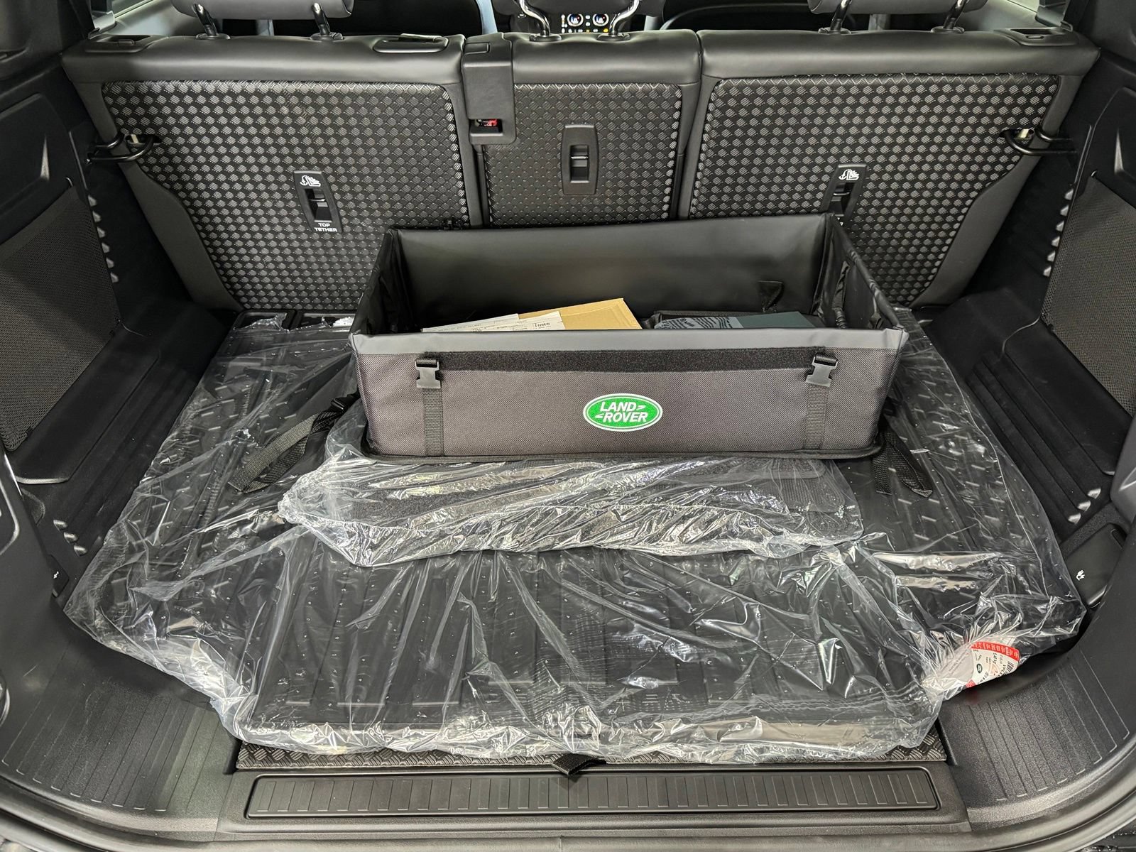 New 2026 Land Rover Defender 110 X-Dynamic SE AWD/4WD image 43