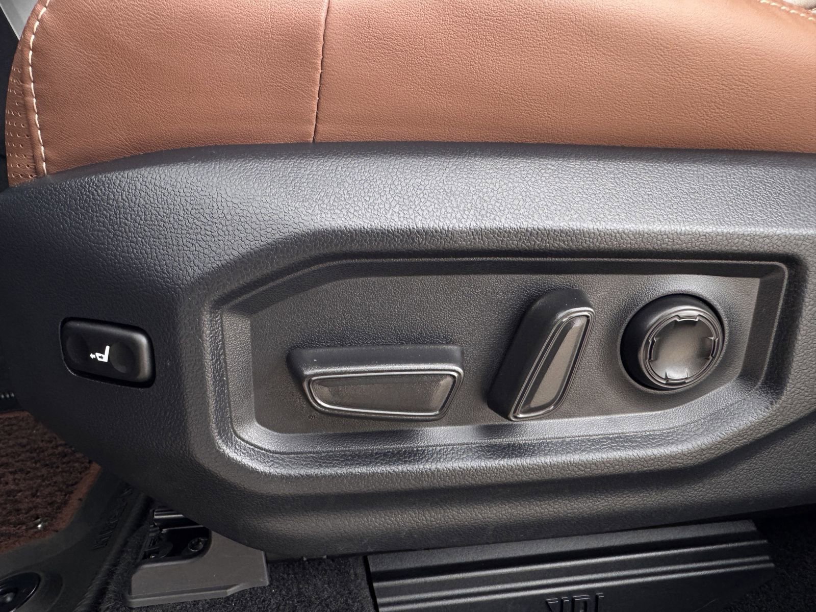 Used 2025 Toyota Tundra 1794 Edition image 29