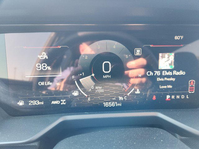 Used 2025 GMC Acadia Elevation image 38