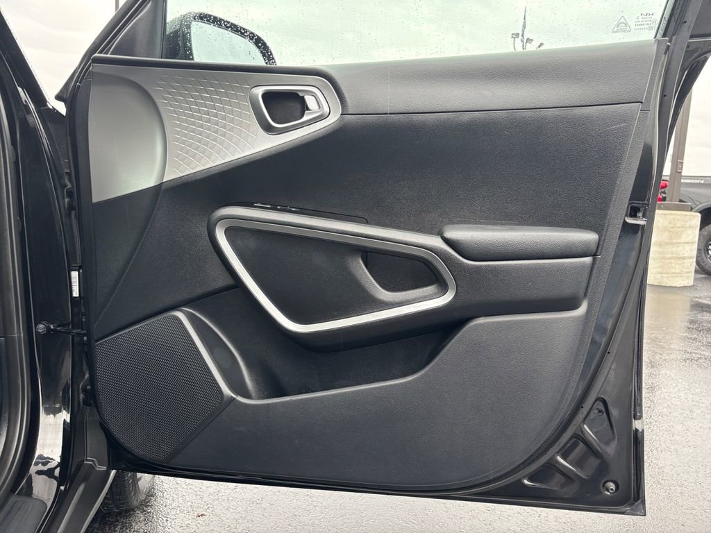 Used 2023 Kia Soul LX w/ Option Group 015 image 26