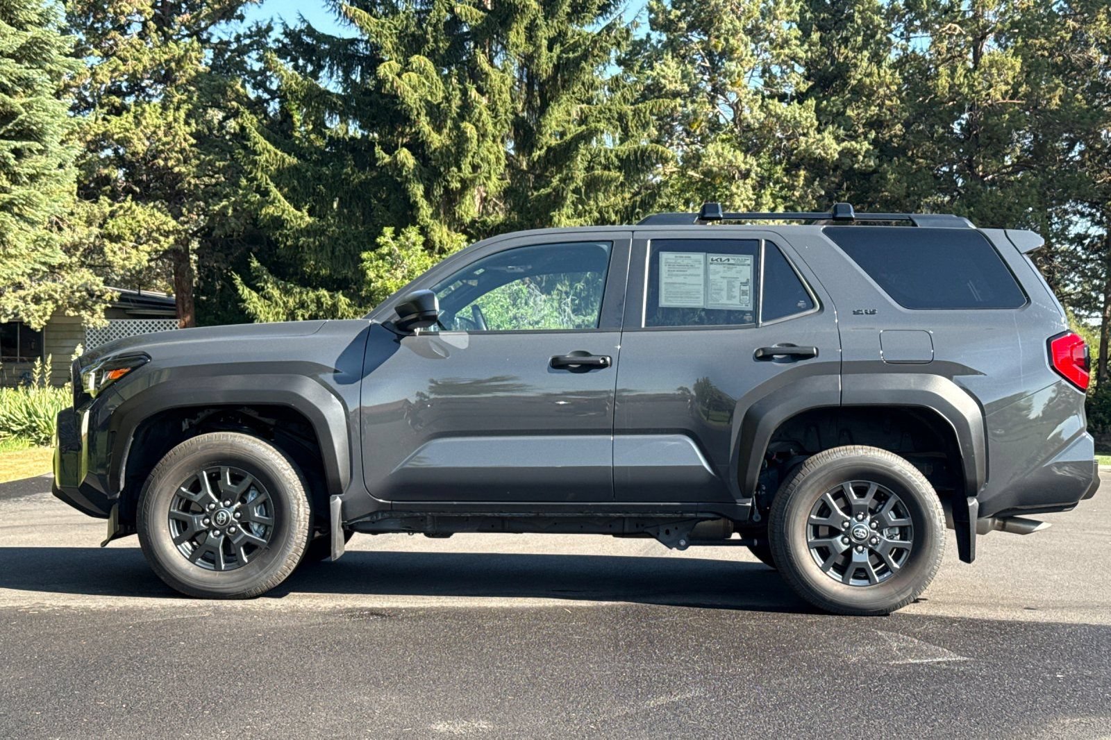 Used 2025 Toyota 4Runner SR5 AWD/4WD image 7