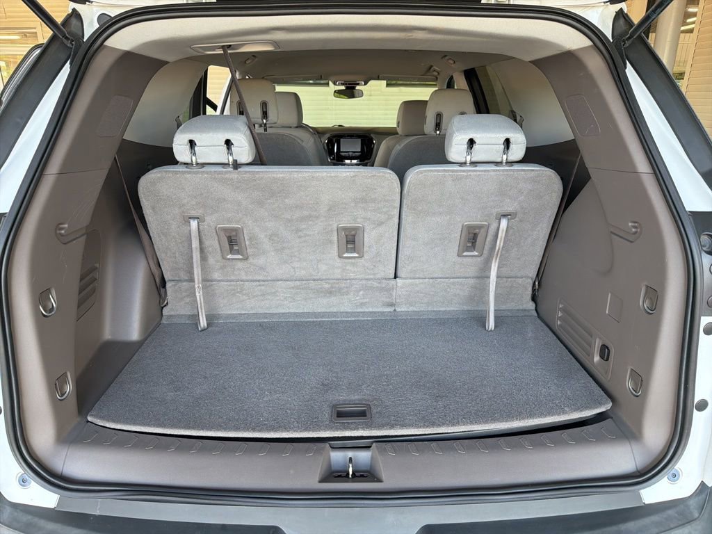 Used 2018 Chevrolet Traverse LT image 11