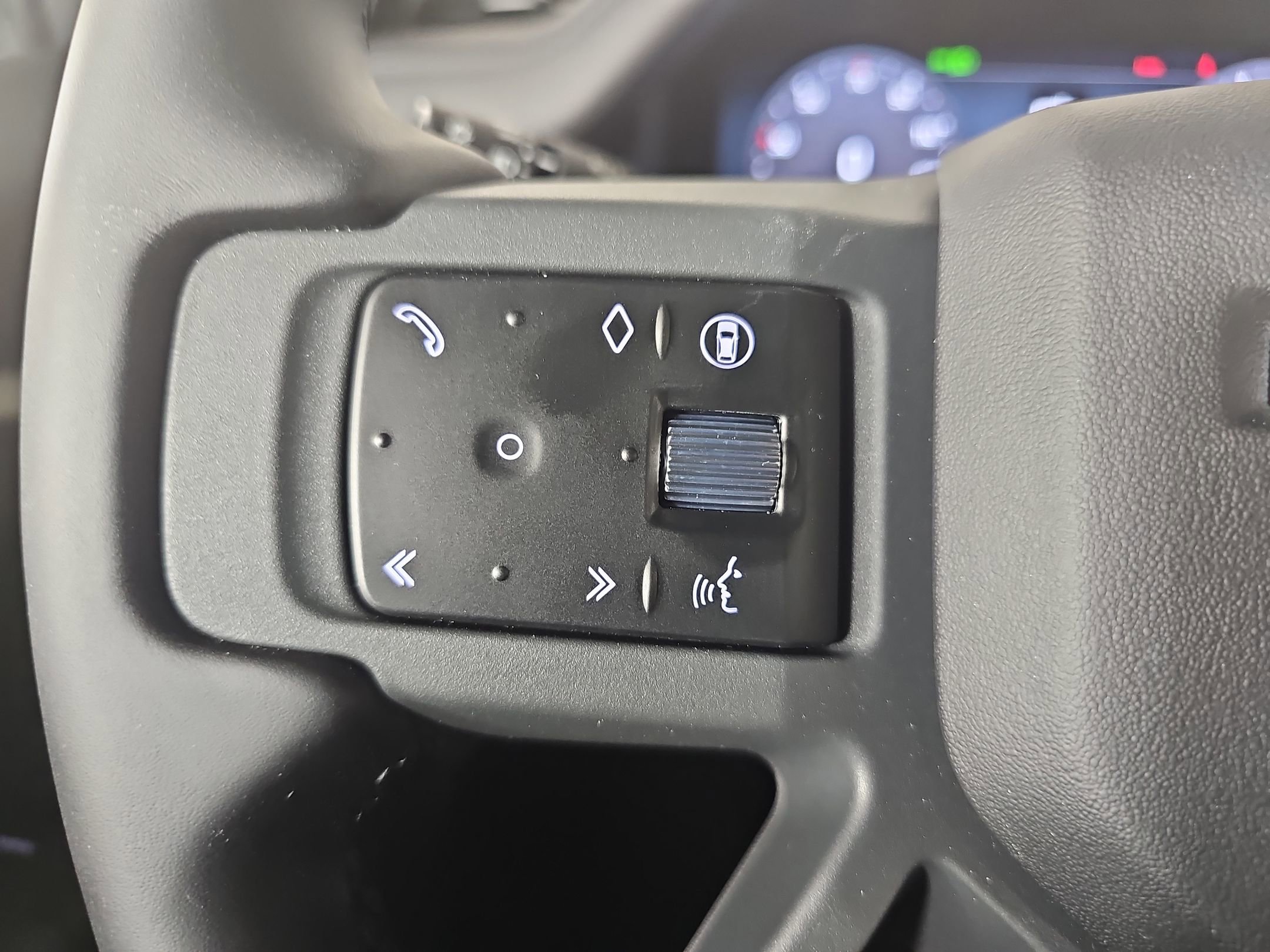 New 2026 Land Rover Defender 110 X-Dynamic SE image 15