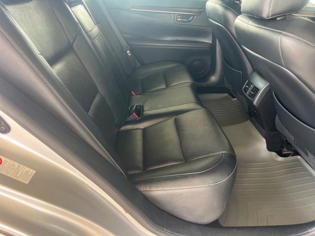 Used 2014 Lexus ES 350 w/ Luxury Package image 29