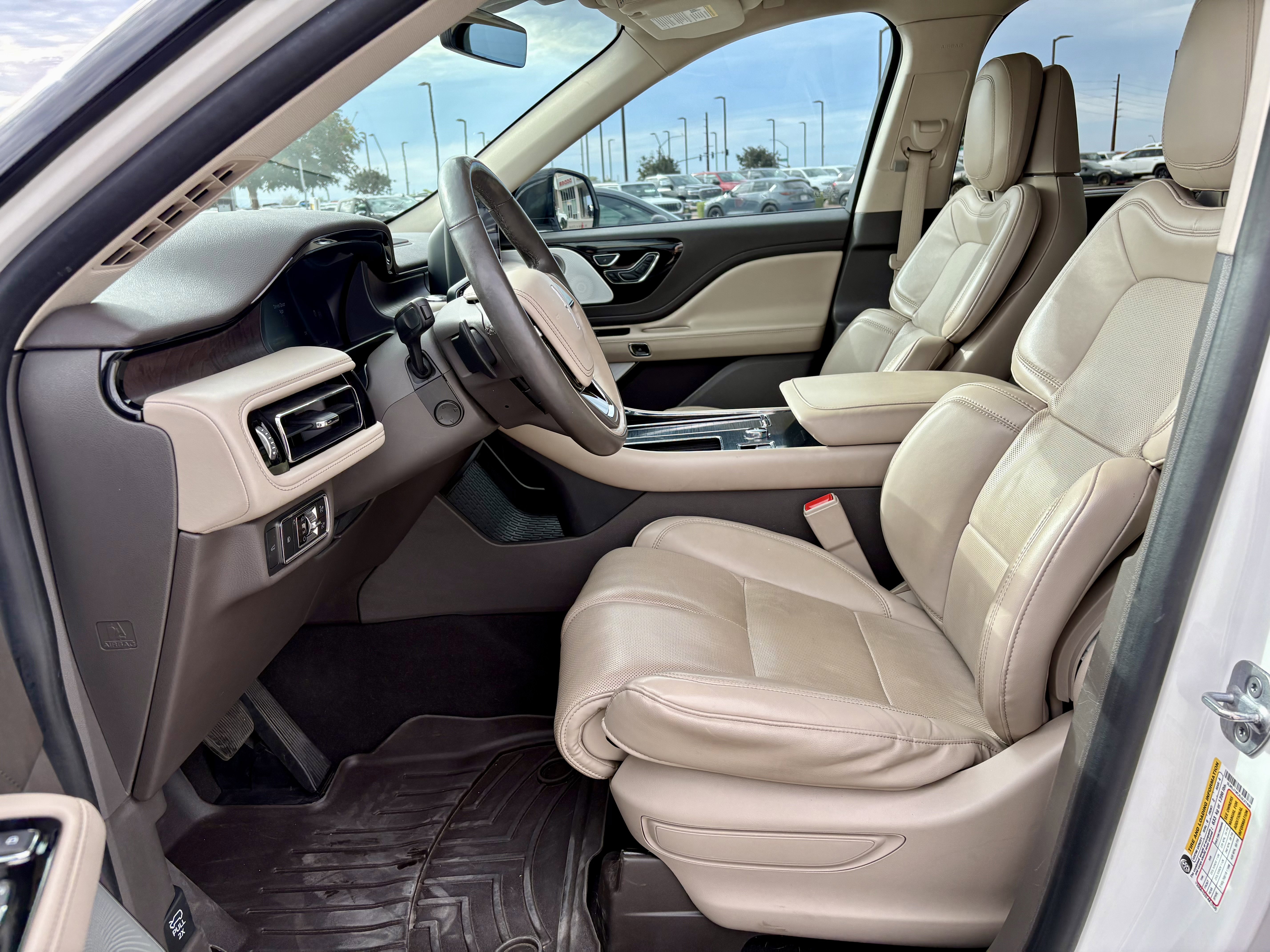 Used 2020 Lincoln Aviator Reserve w/ Equipment Group 201A image 14