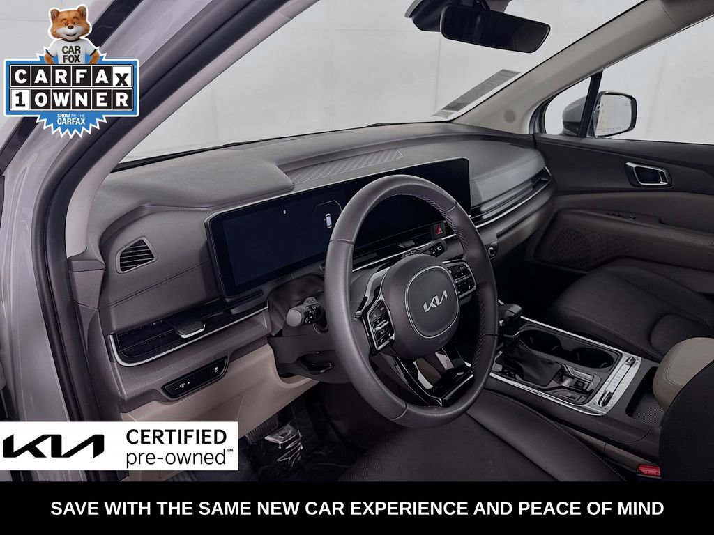 Certified 2025 Kia Carnival SX FWD image 10