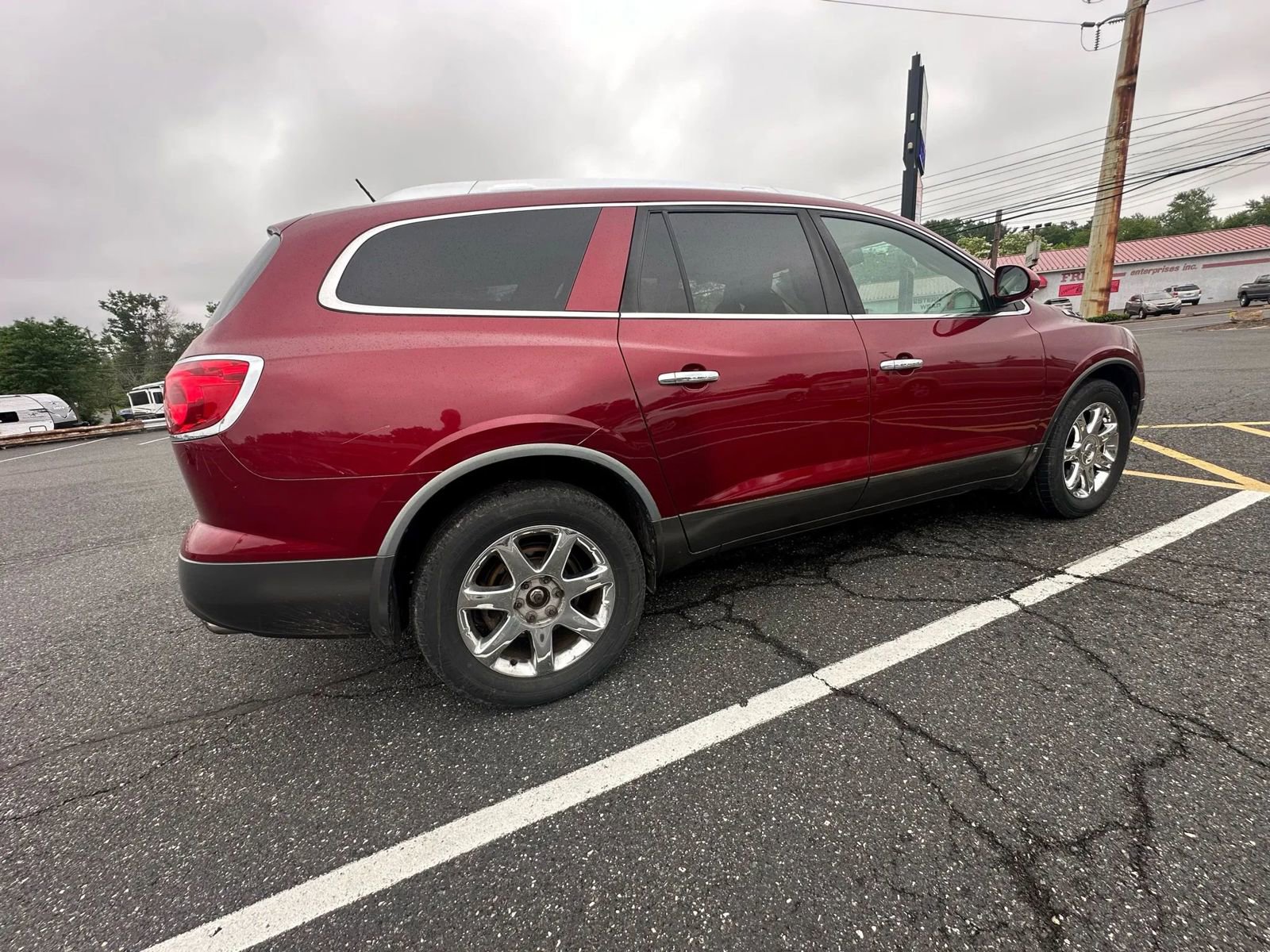 Used 2009 Buick Enclave CXL w/ Entertainment Package #2 image 5