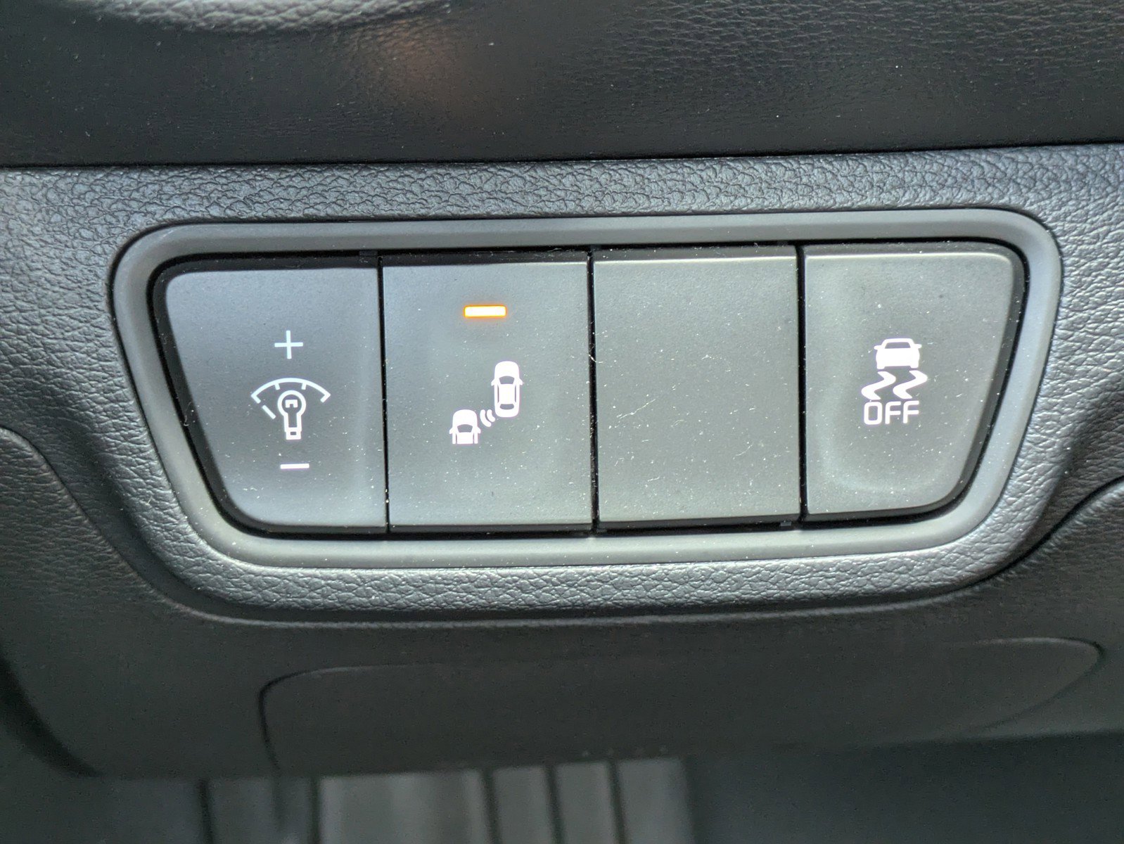 Certified 2024 Kia Forte GT-Line image 17