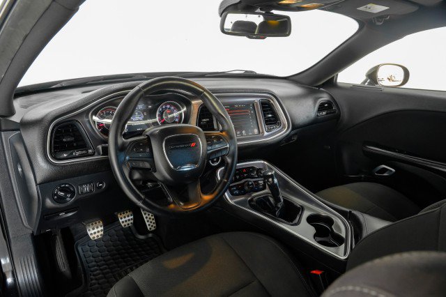 Used 2015 Dodge Challenger R/T Scat Pack RWD image 12
