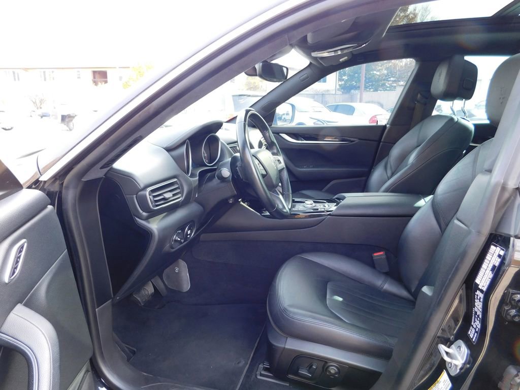 Used 2019 Maserati Levante image 16