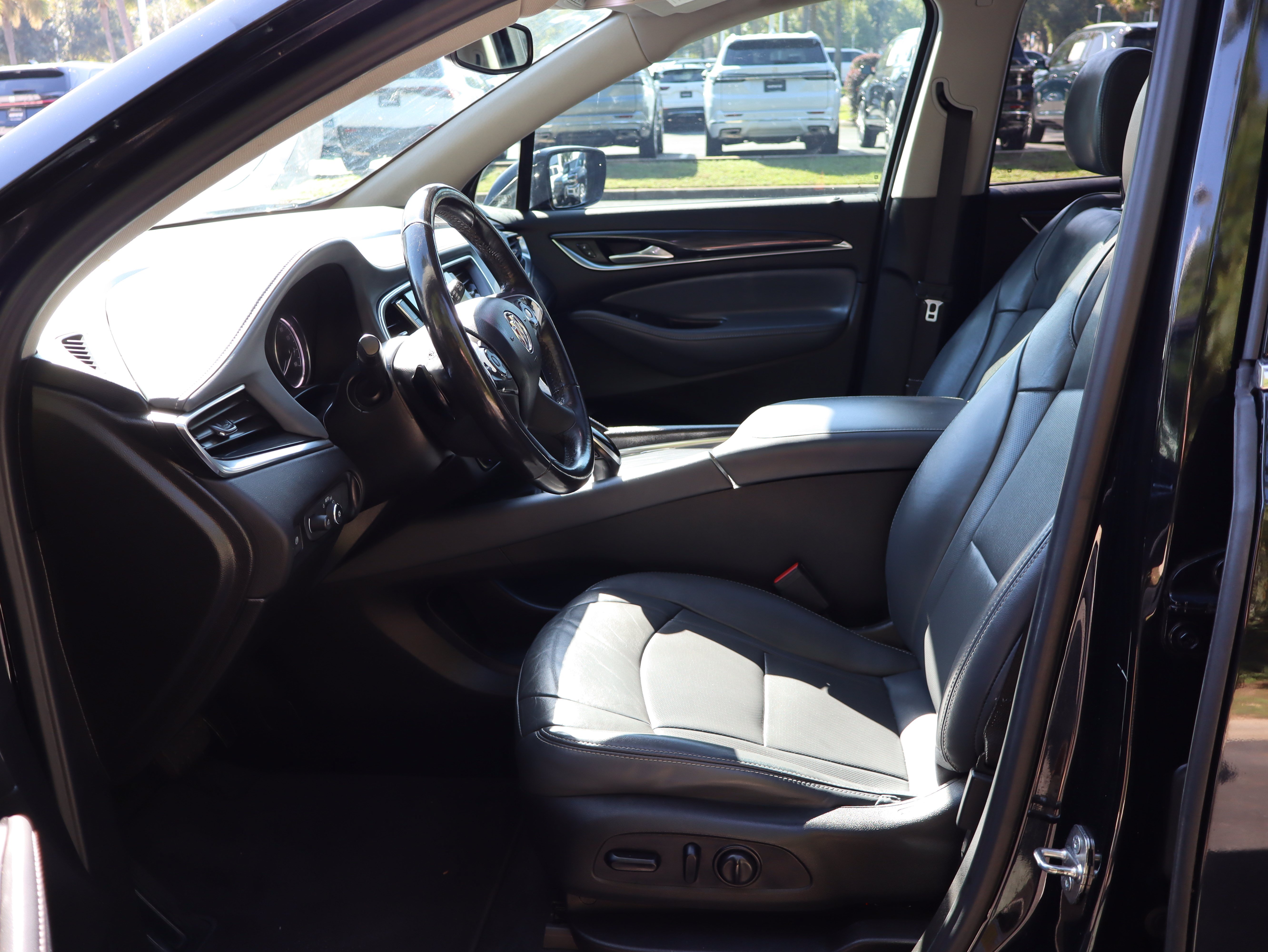 Used 2021 Buick Enclave Essence w/ Sport Touring Edition FWD image 21