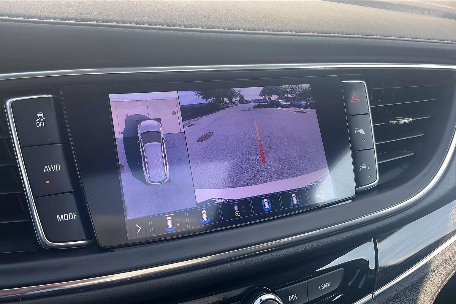 Used 2020 Buick Enclave Avenir w/ Avenir Technology Package AWD/4WD image 26
