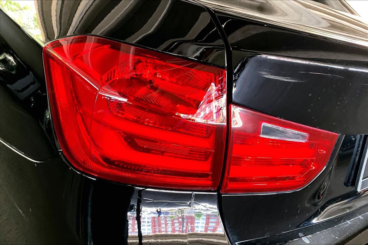 Used 2015 BMW 320i Sedan RWD image 28