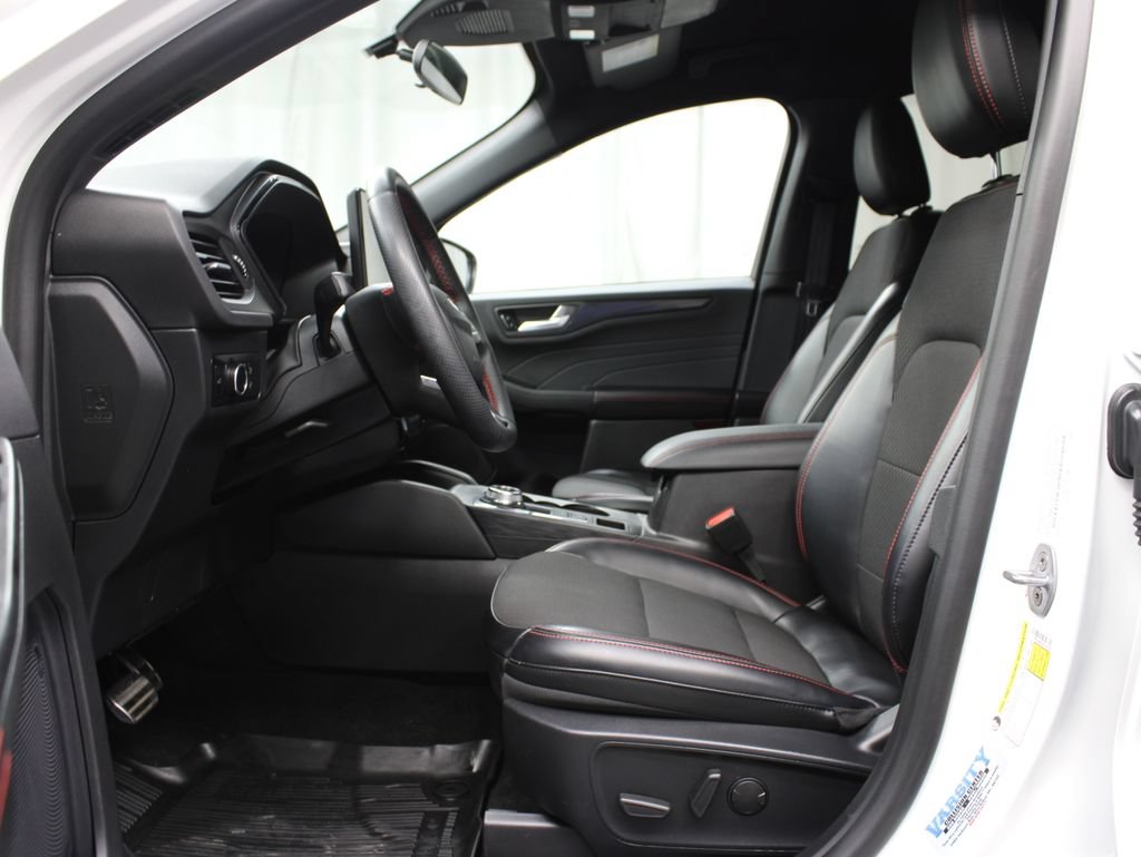 Used 2024 Ford Escape ST-Line w/ Tech Pack #1 AWD/4WD image 15