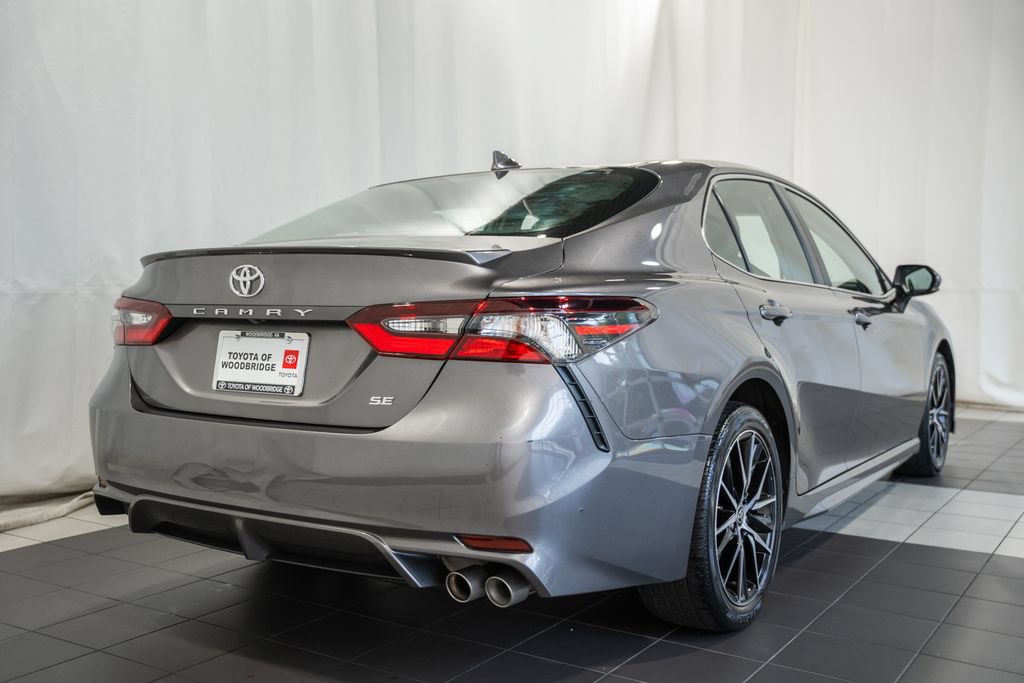 Used 2024 Toyota Camry SE w/ Cold Weather Package FWD image 4