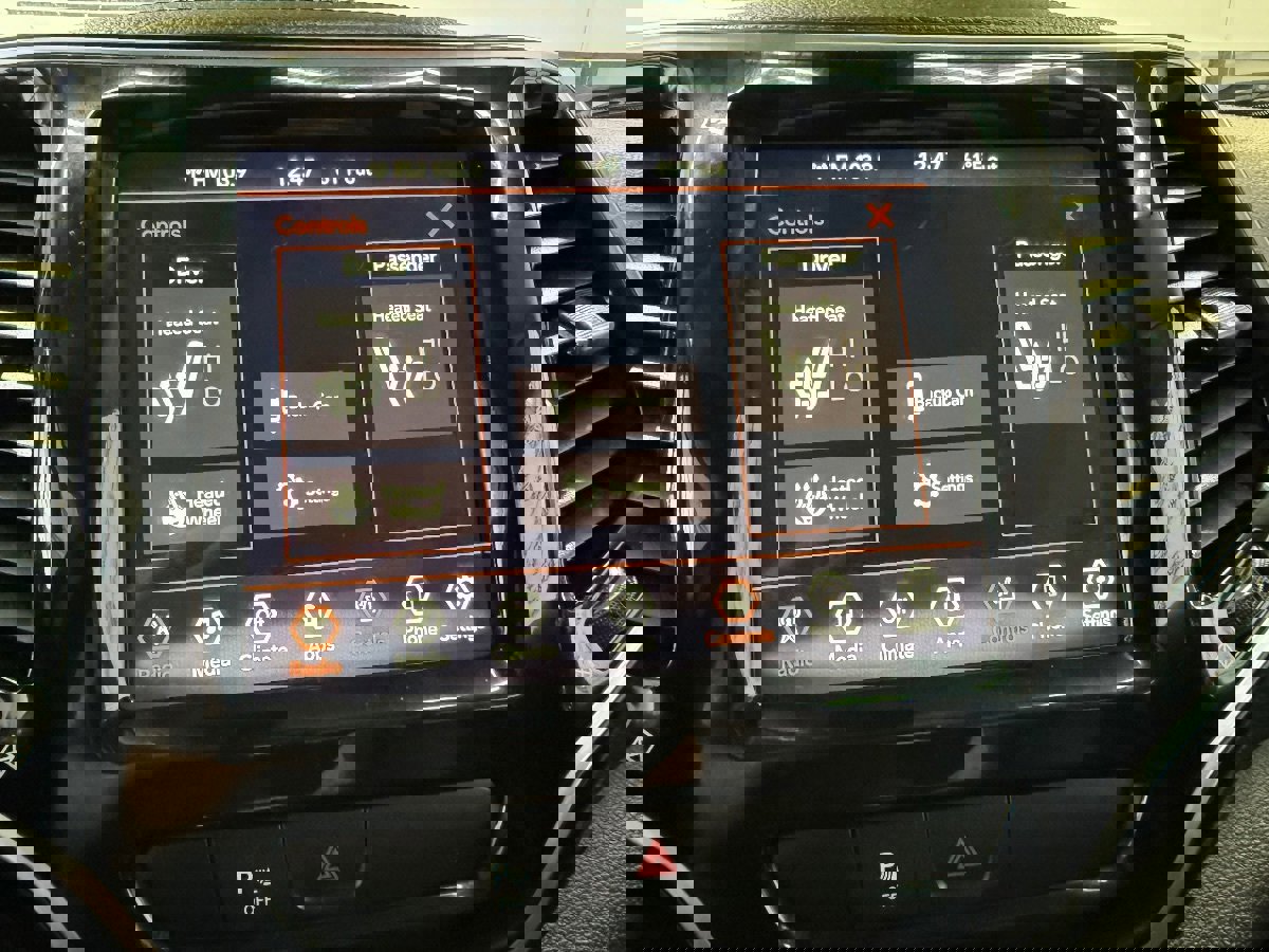 Used 2019 Jeep Cherokee Limited image 23