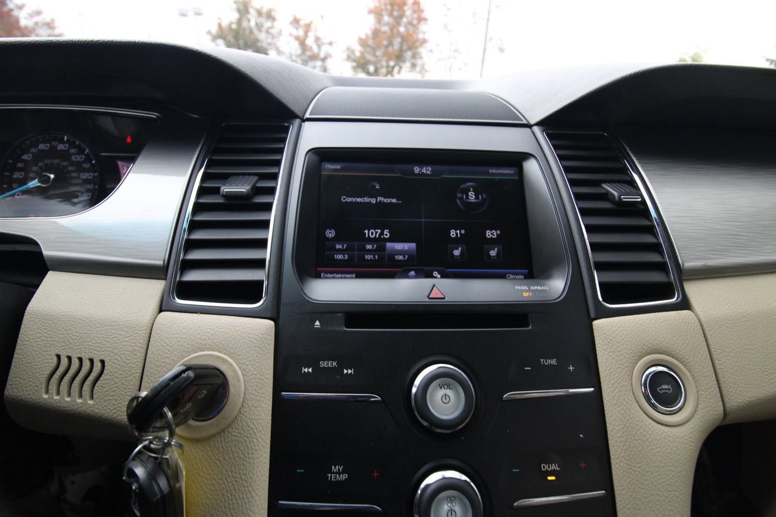 Used 2013 Ford Taurus SEL AWD/4WD image 14