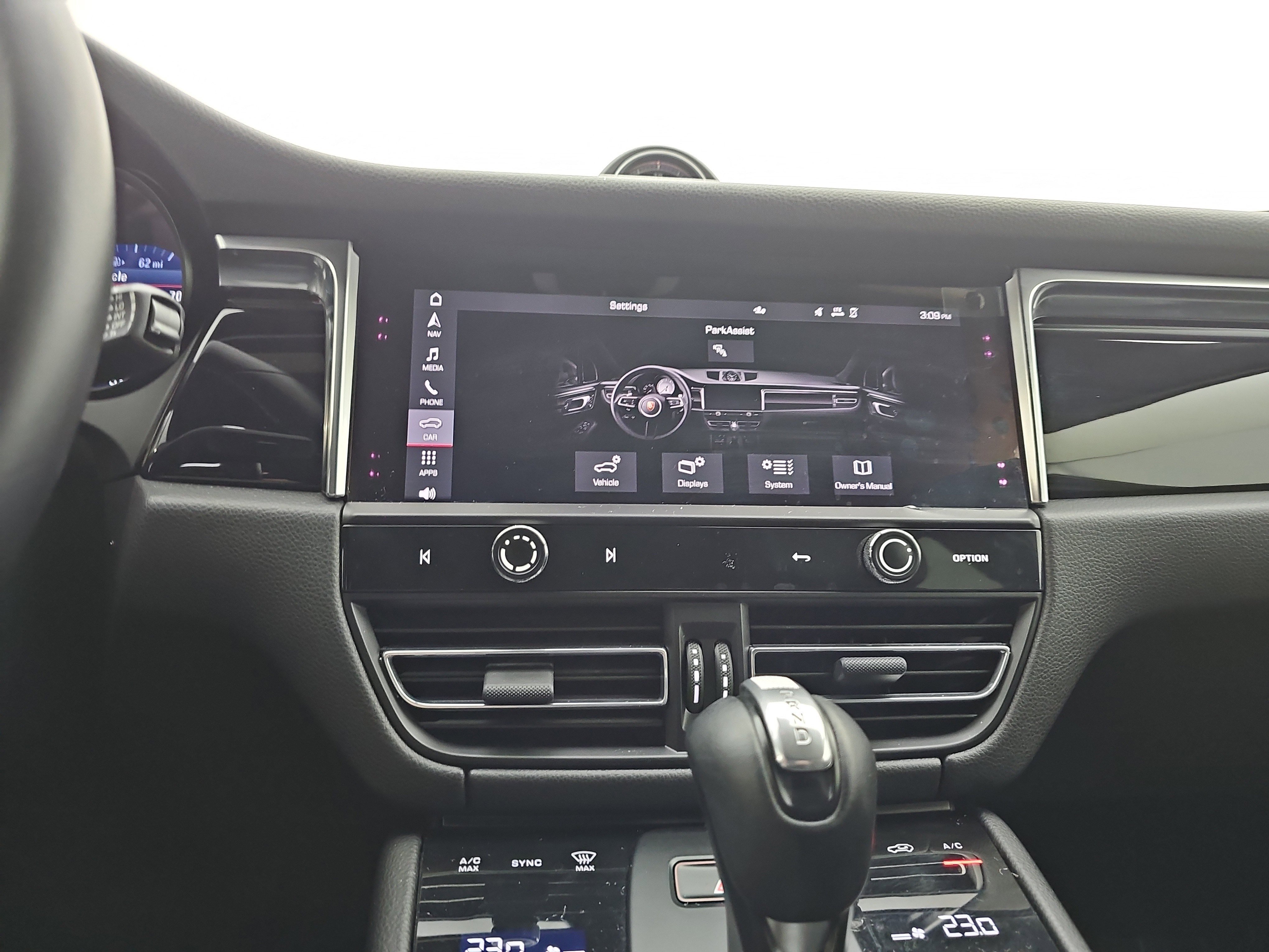 Used 2022 Porsche Macan image 37