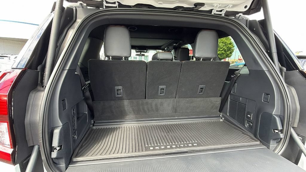 Used 2026 Ford Expedition Tremor AWD/4WD image 13