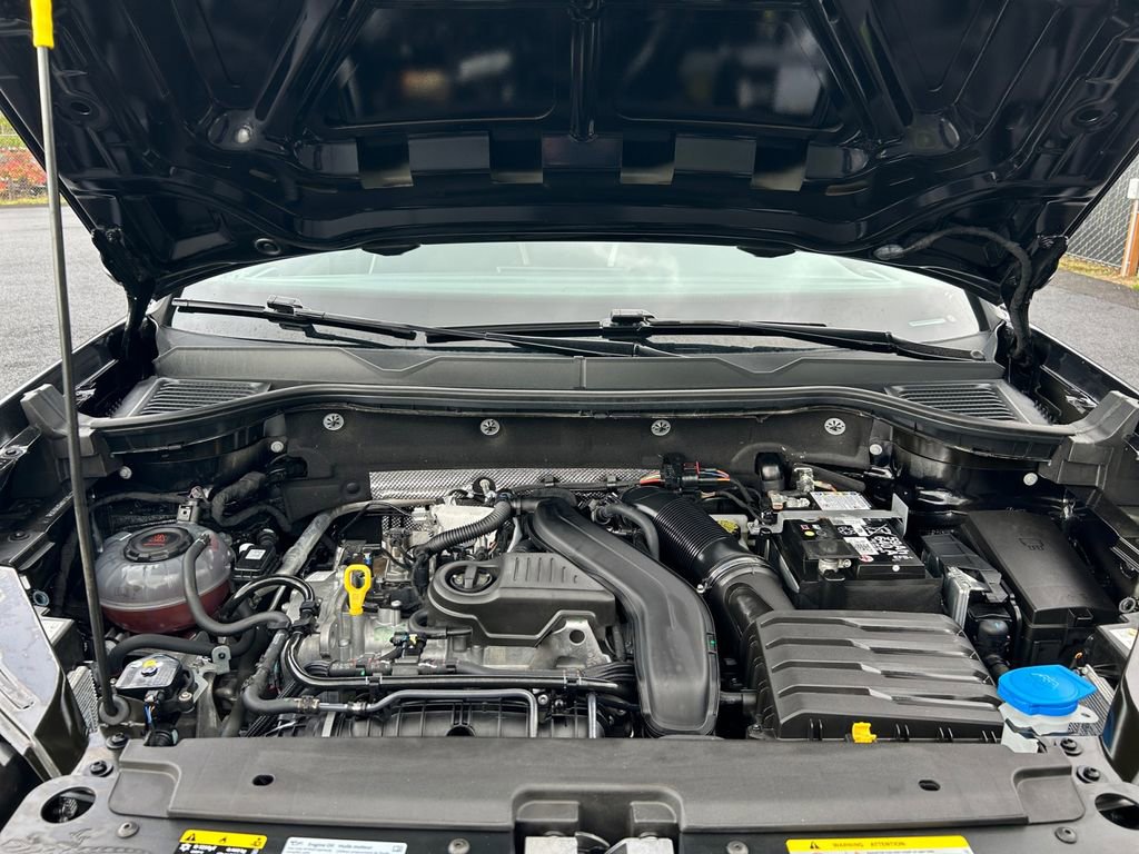 Used 2025 Volkswagen Taos SE AWD/4WD image 29