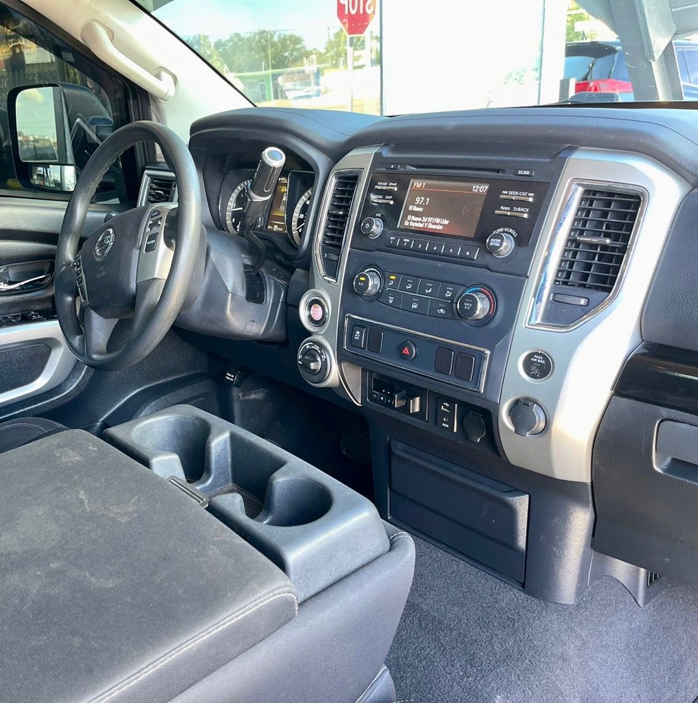 Used 2017 Nissan Titan SV AWD/4WD image 19