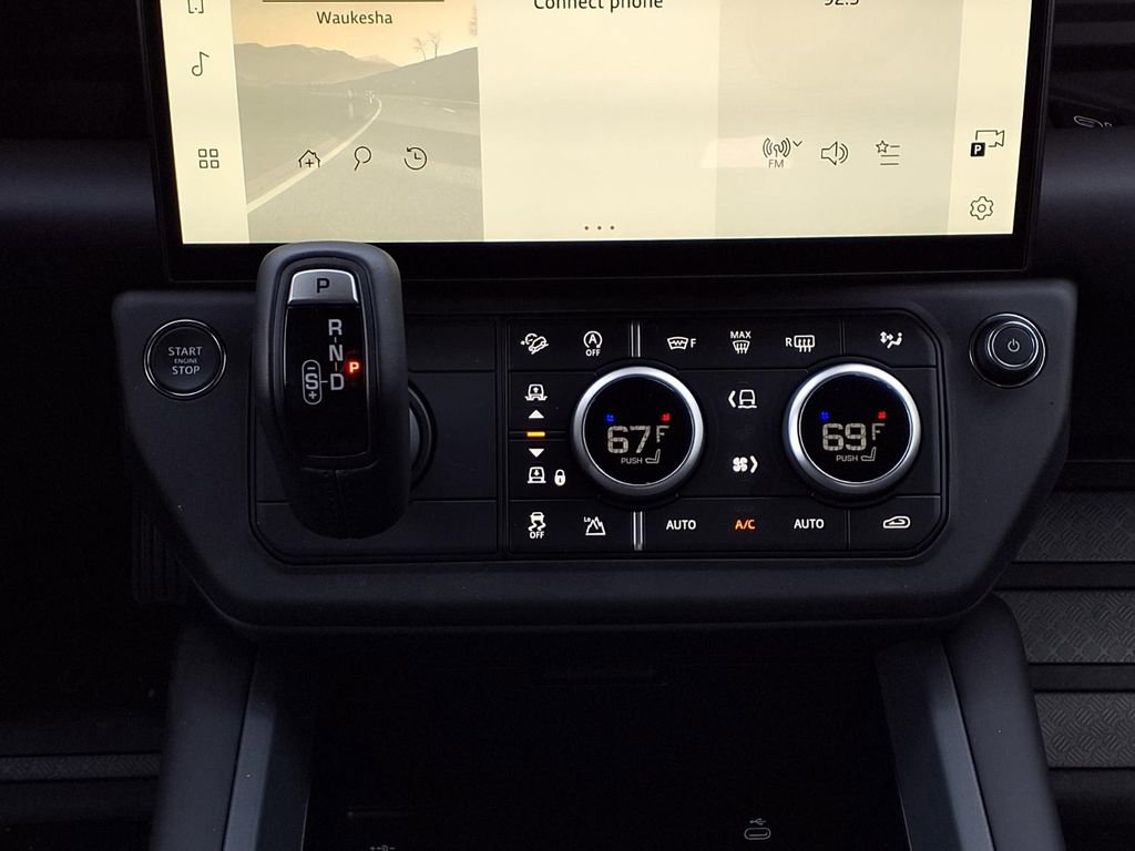 New 2026 Land Rover Defender 110 X-Dynamic SE AWD/4WD image 20