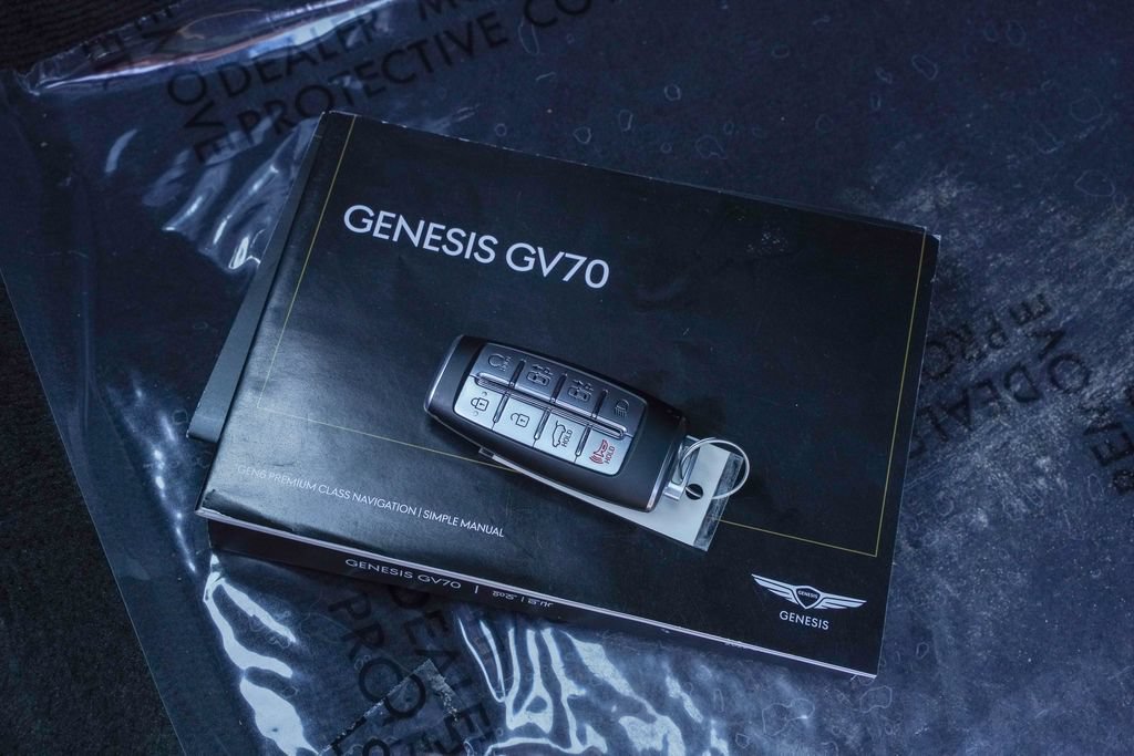 Used 2022 Genesis GV70 2.5T w/ Advanced Package AWD/4WD image 40