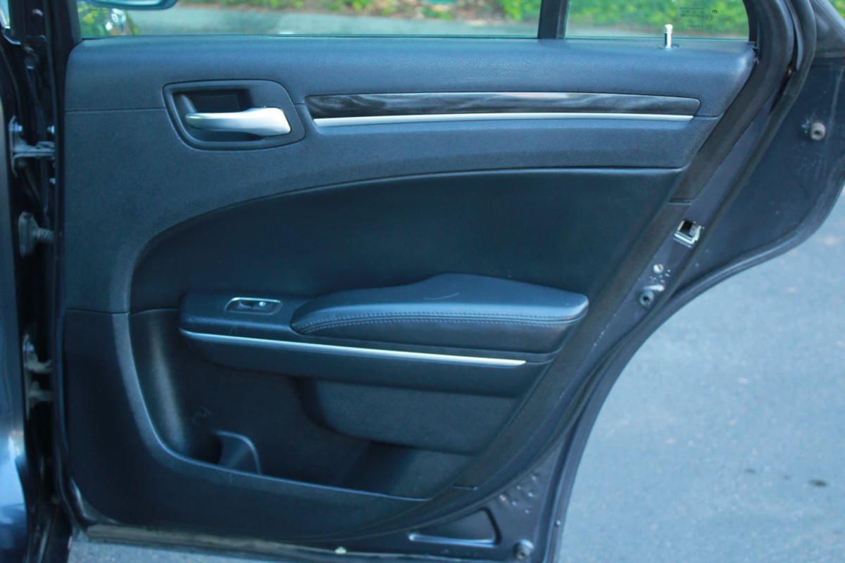 Used 2015 Chrysler 300 Limited RWD image 20