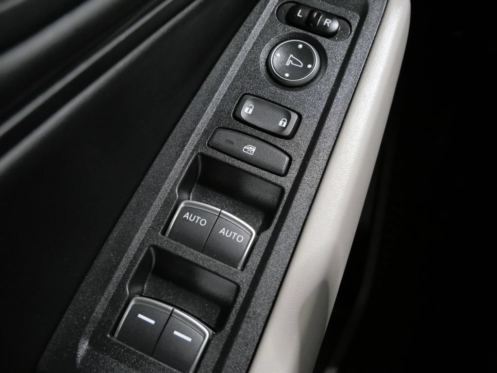 Used 2025 Honda Accord SE image 13