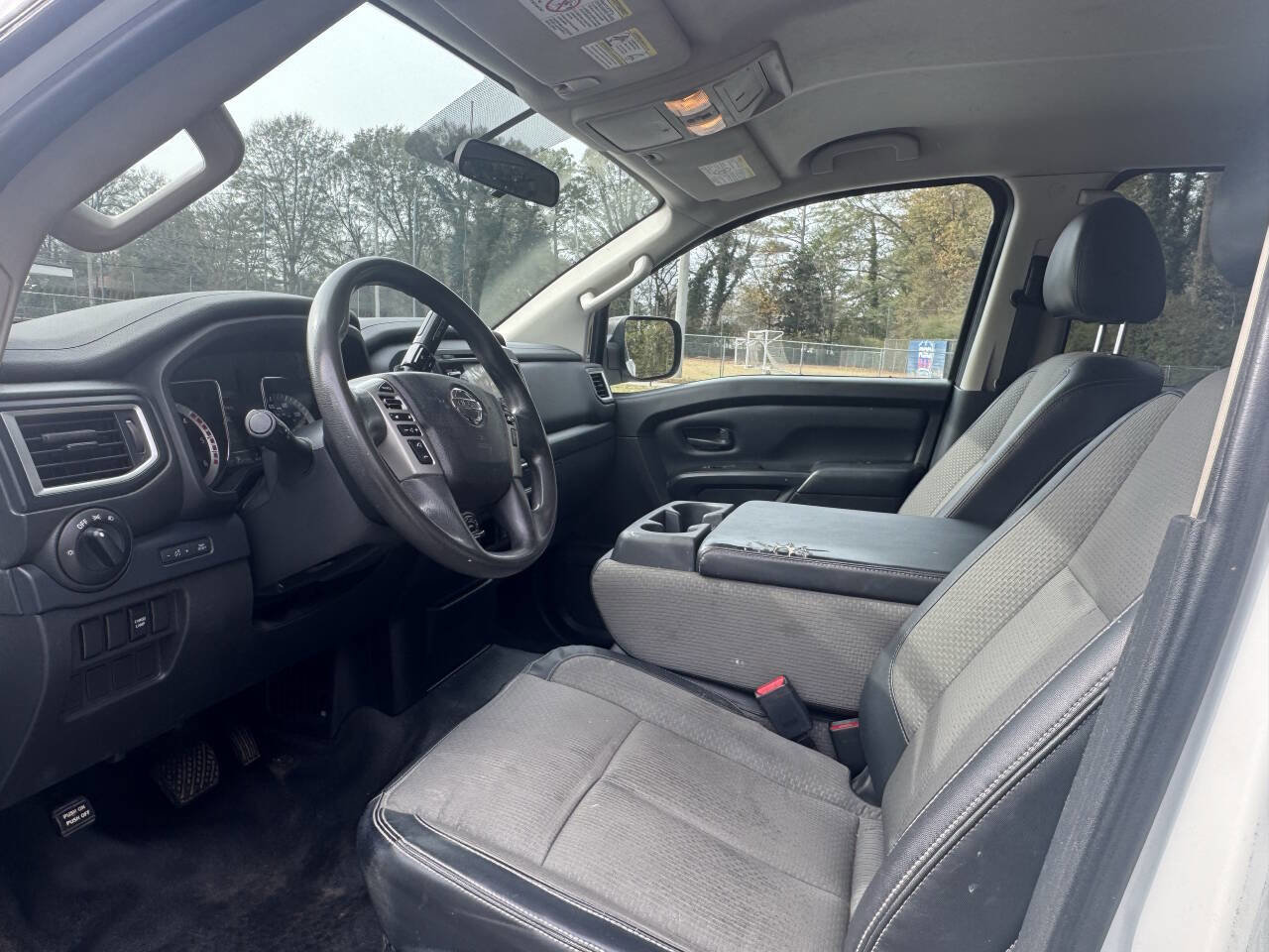 Used 2017 Nissan Titan S image 23