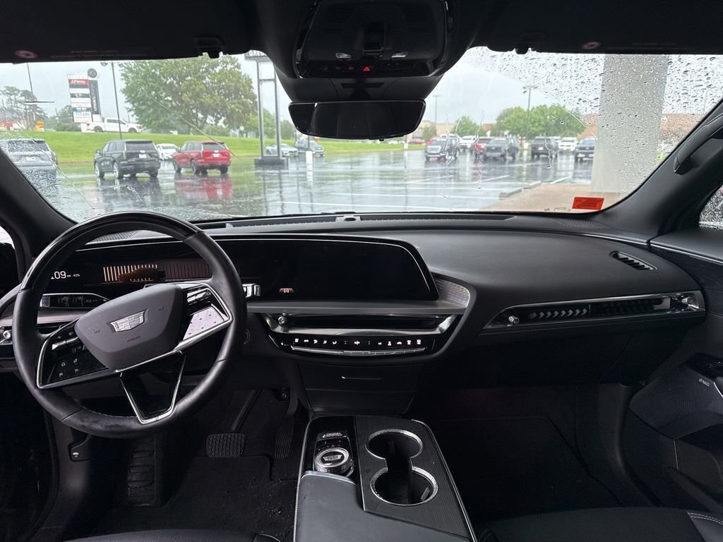 Used 2025 Cadillac Lyriq Sport AWD/4WD image 10