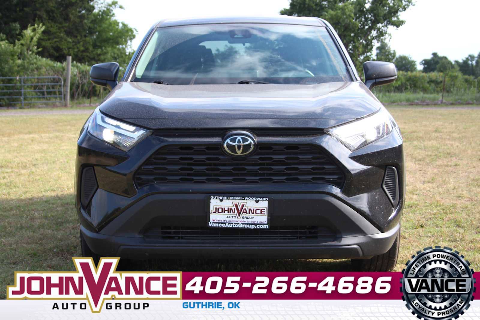 Used 2025 Toyota RAV4 LE AWD/4WD image 2