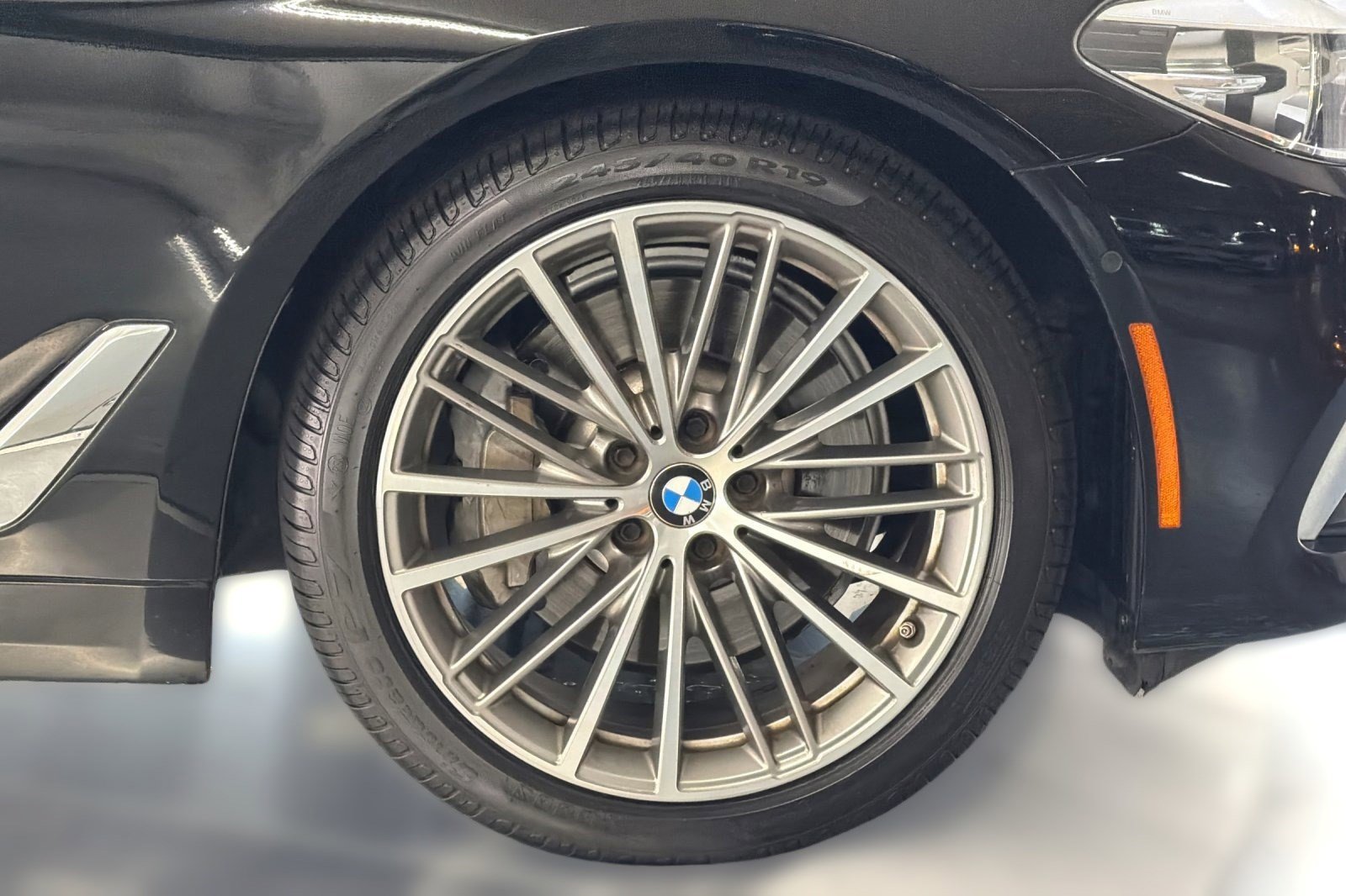 Used 2019 BMW 530i RWD image 12