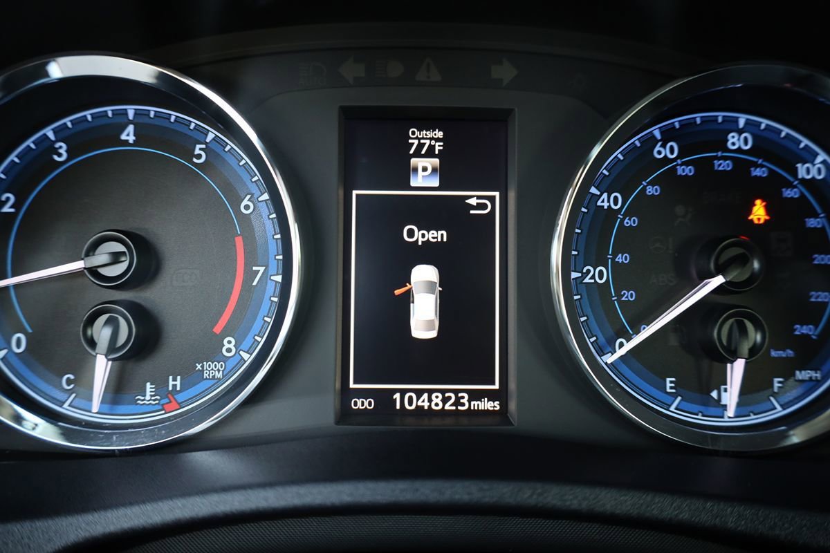 Used 2017 Toyota Corolla SE FWD image 26