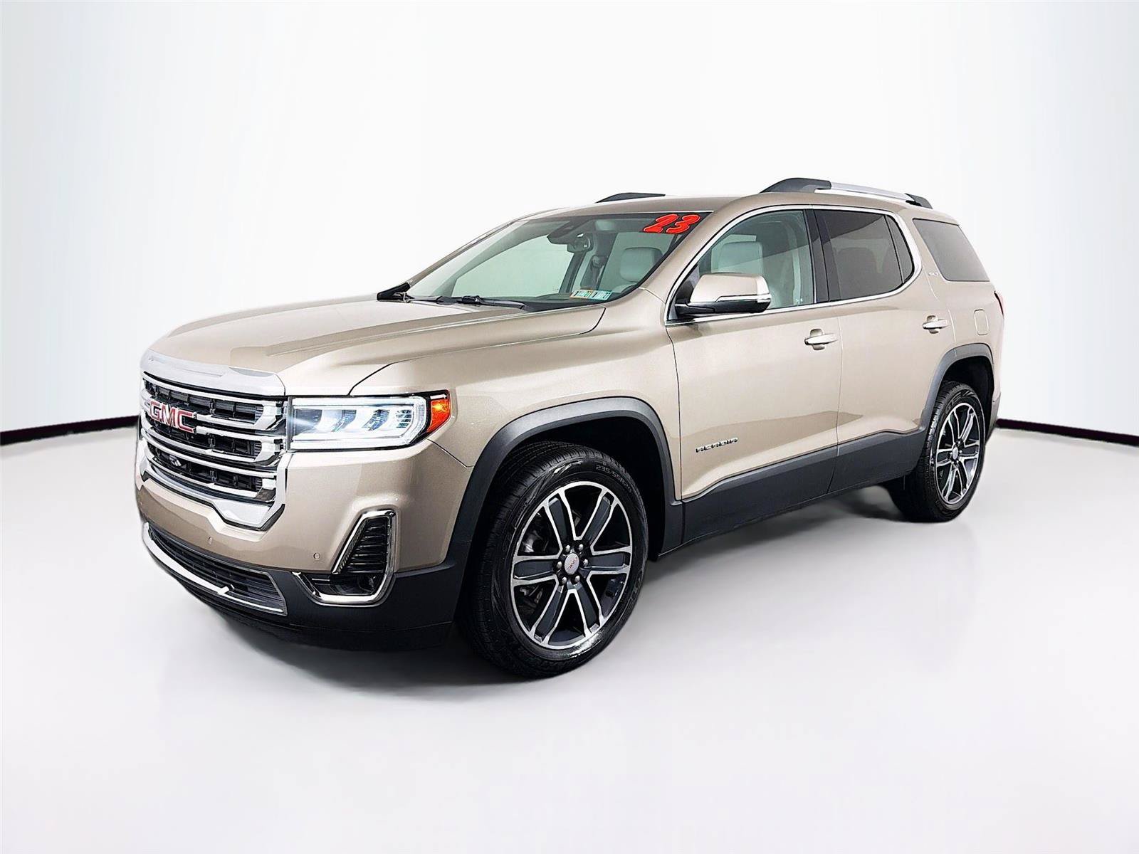 Used 2023 GMC Acadia SLT w/ Technology Package AWD/4WD image 7