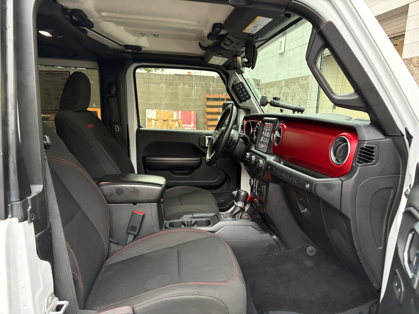 Used 2018 Jeep Wrangler Rubicon AWD/4WD image 27