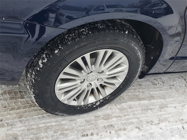 Used 2015 Chrysler Town & Country Touring-L w/ Driver Convenience Group image 5