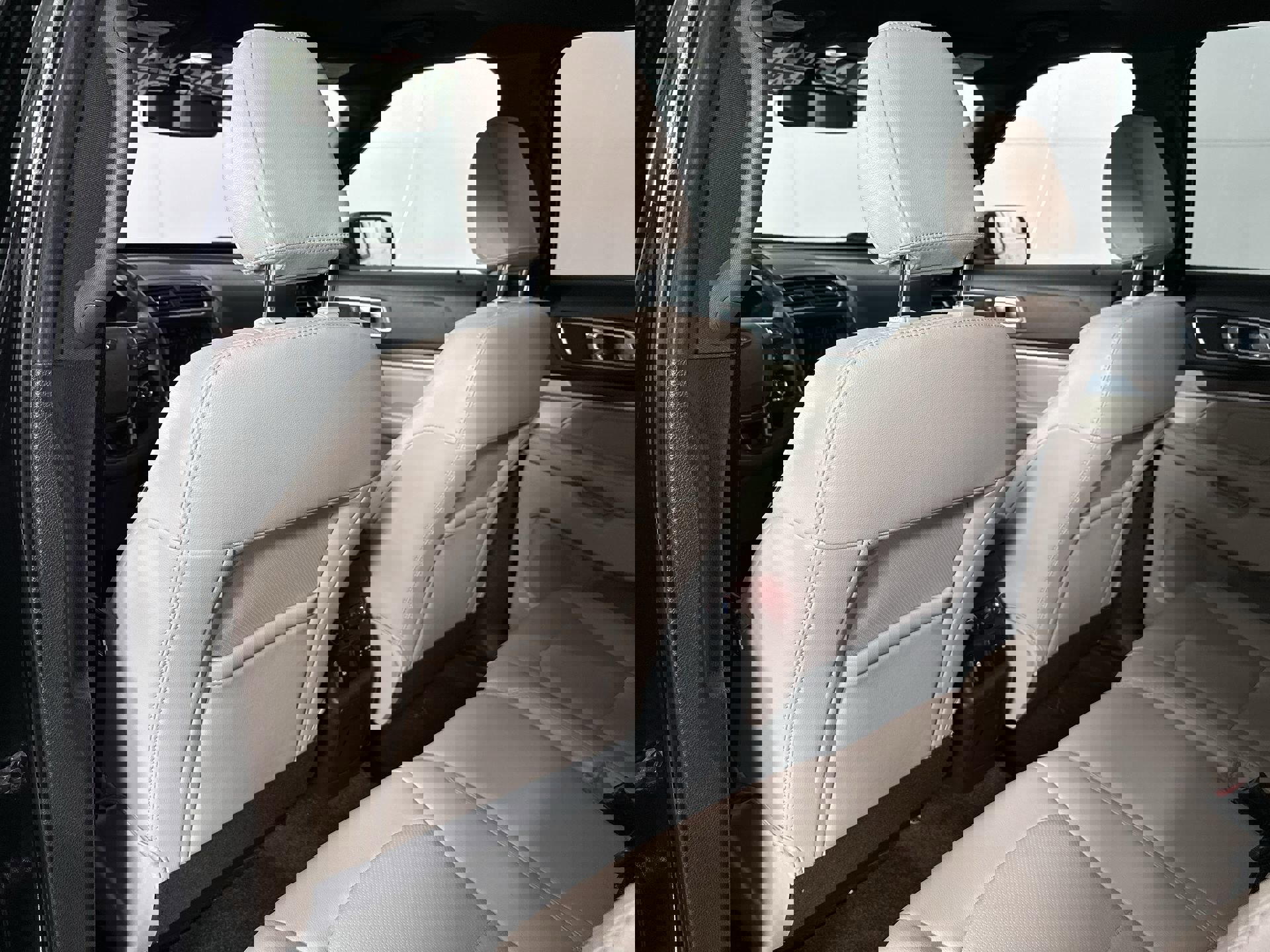 Used 2018 Ford Explorer Limited image 28