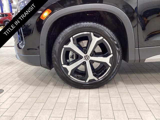 Used 2025 Volkswagen Tiguan SE w/ Panoramic Sunroof Package AWD/4WD image 21