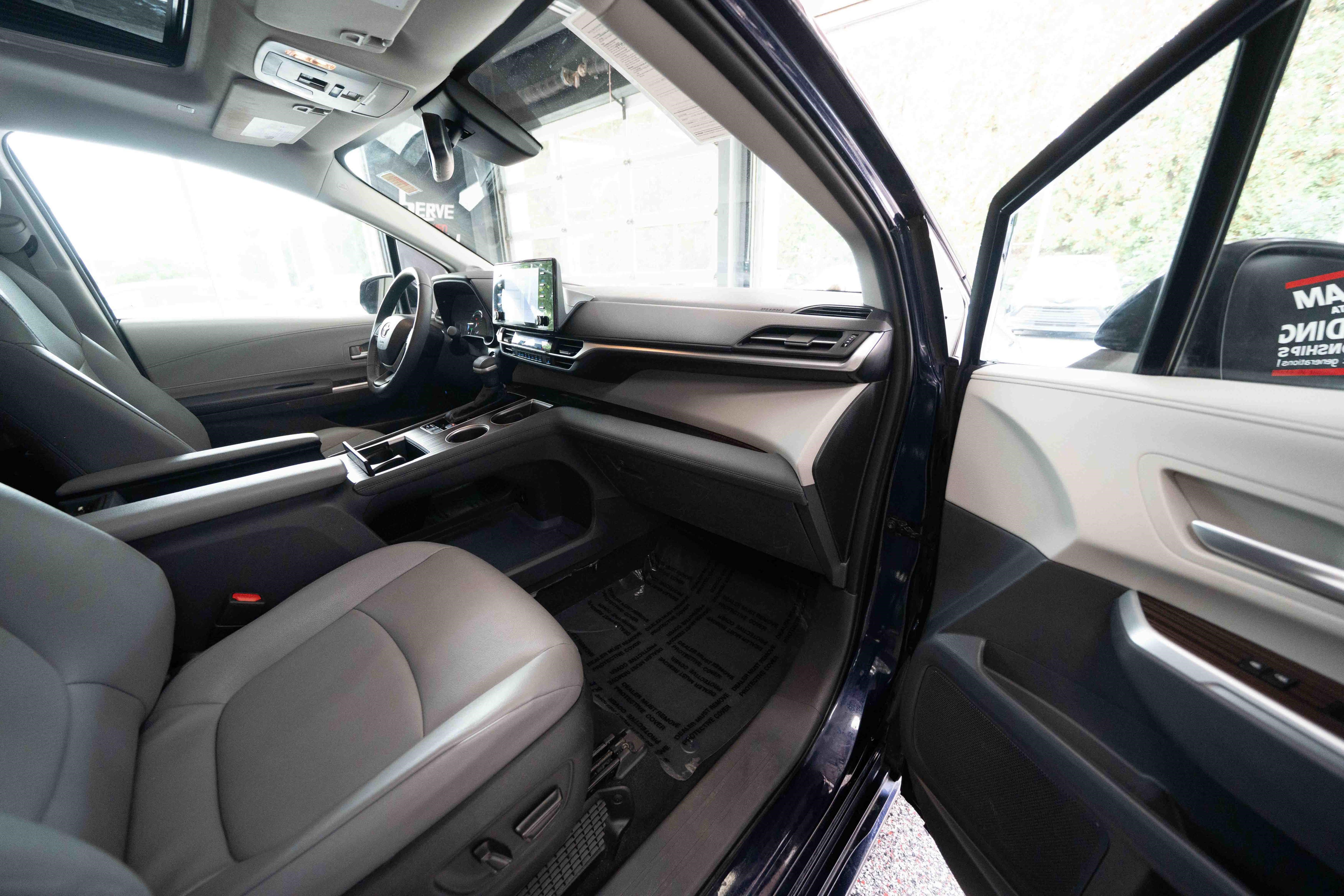 Certified 2023 Toyota Sienna XLE w/ XLE Plus Package AWD/4WD image 27