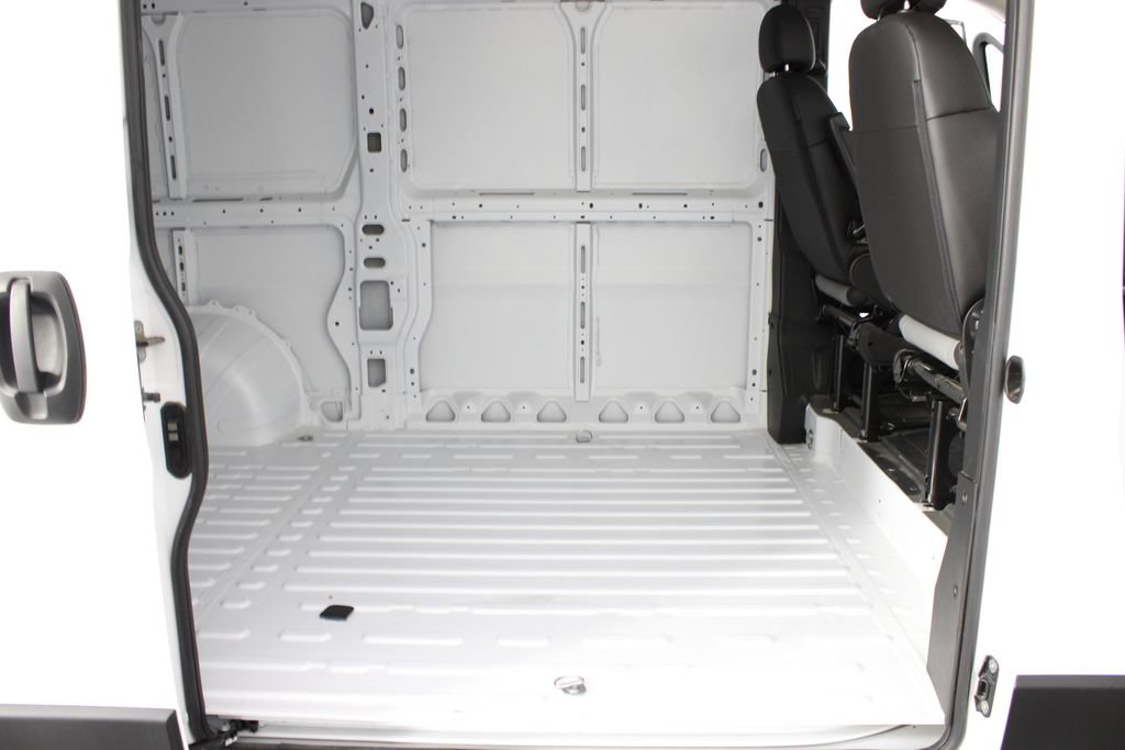 Used 2025 RAM ProMaster 2500 w/ Convenience Group FWD image 17