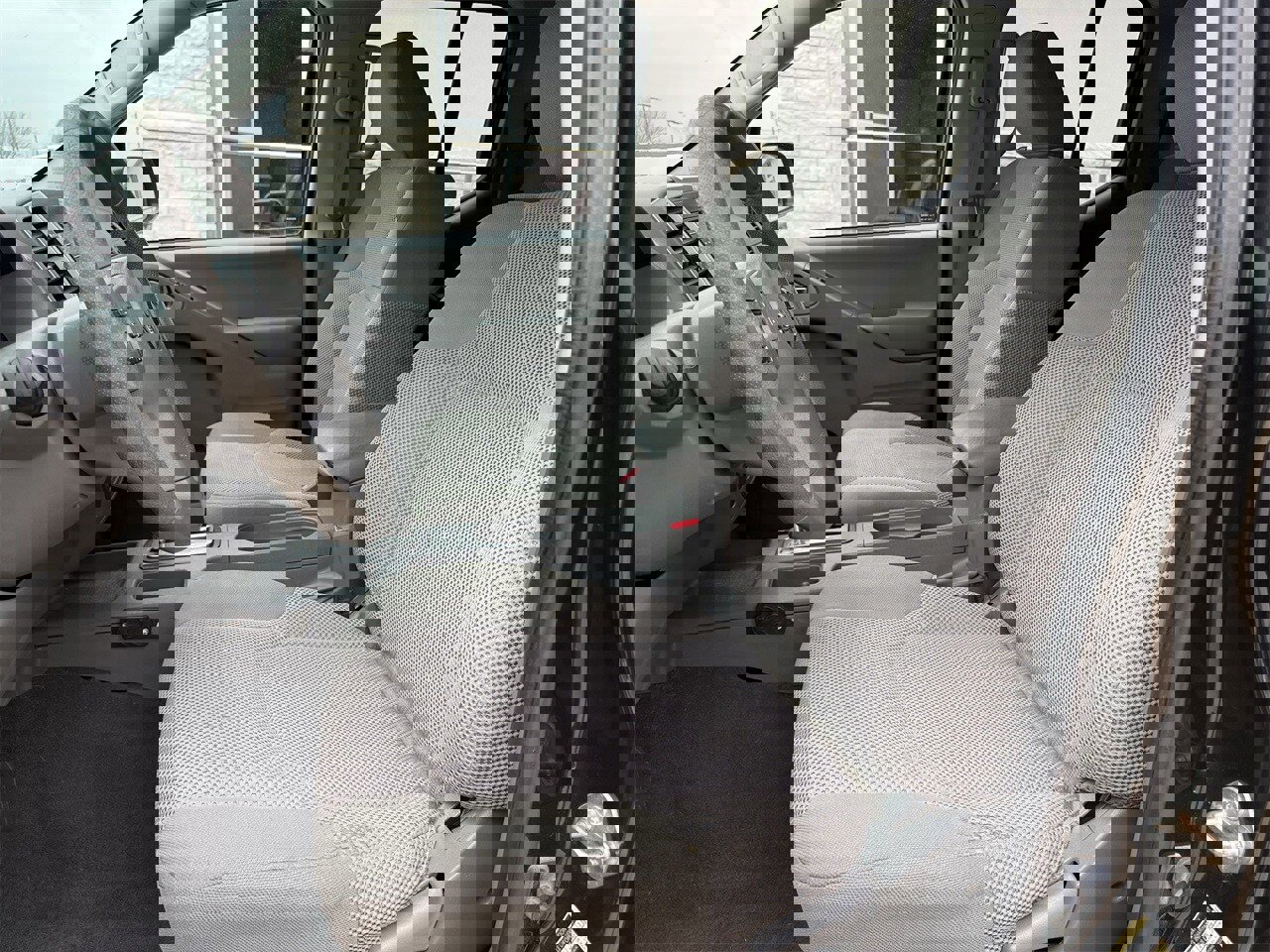 Used 2019 Nissan Frontier SV image 25