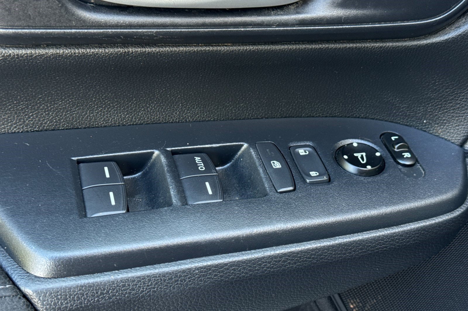 Used 2020 Honda CR-V LX image 13