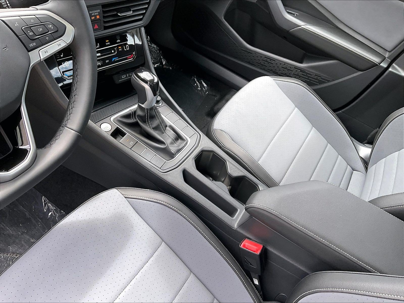 New 2026 Volkswagen Jetta SE FWD image 7