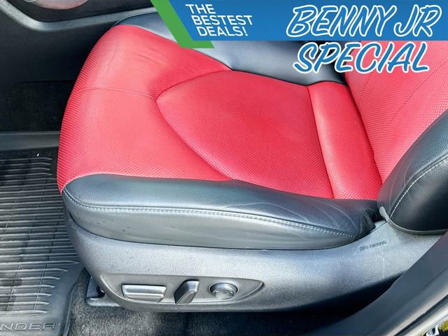 Used 2024 Toyota Highlander XSE image 18