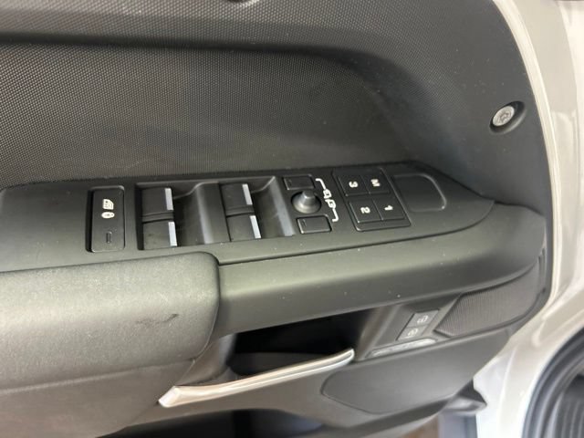 Used 2025 Land Rover Defender 110 S AWD/4WD image 12