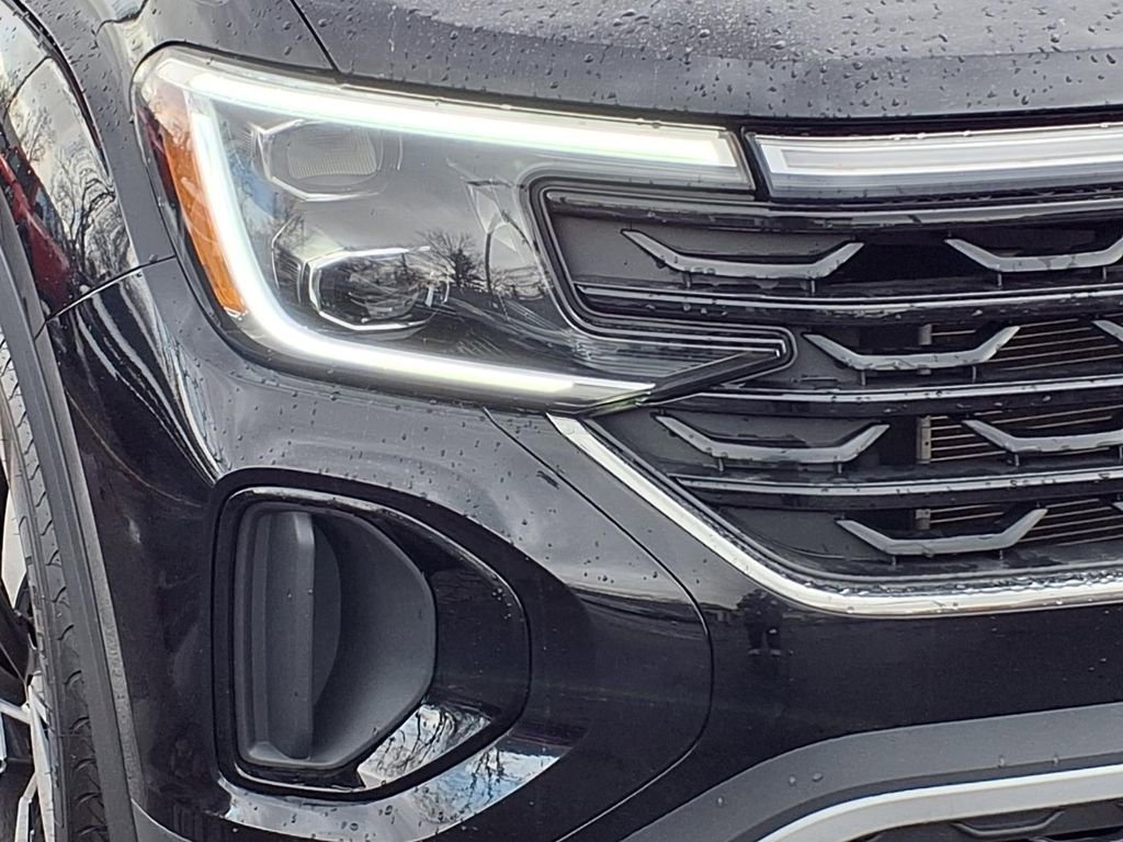 Used 2025 Volkswagen Atlas Cross Sport SE image 23