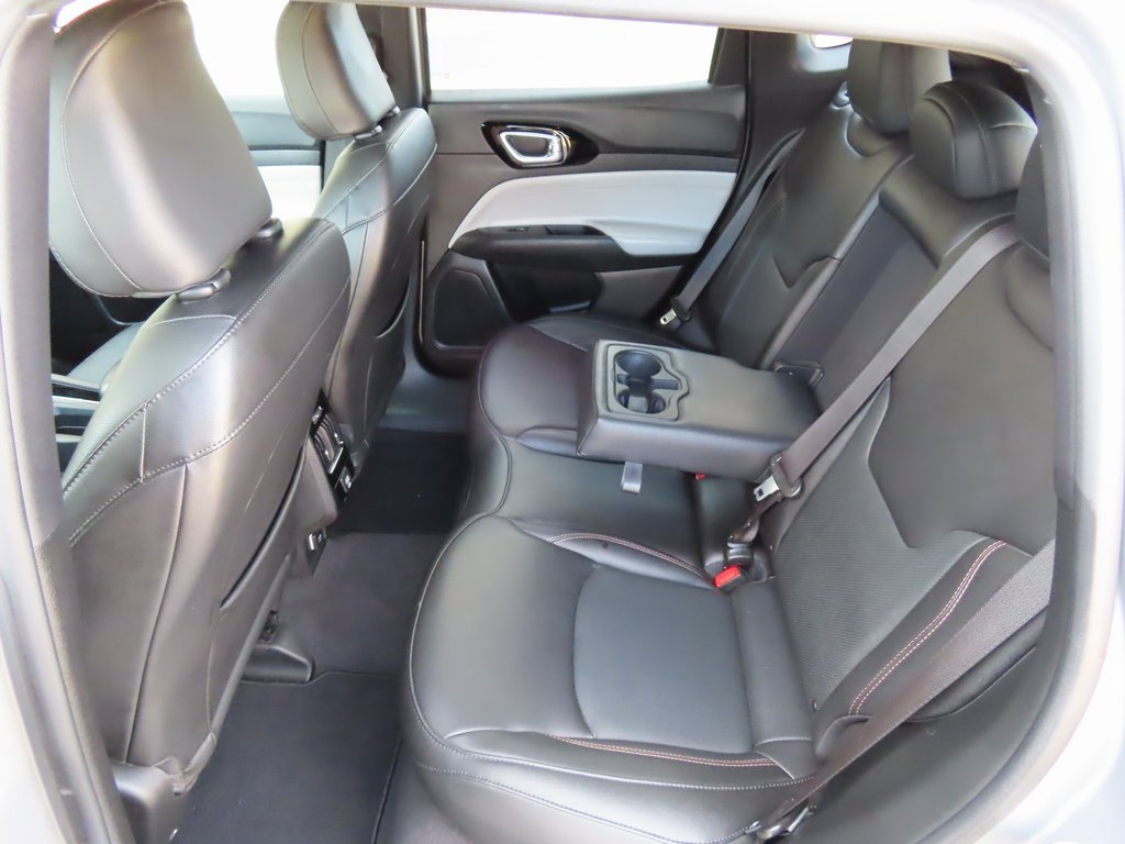 Used 2023 Jeep Compass Limited image 27