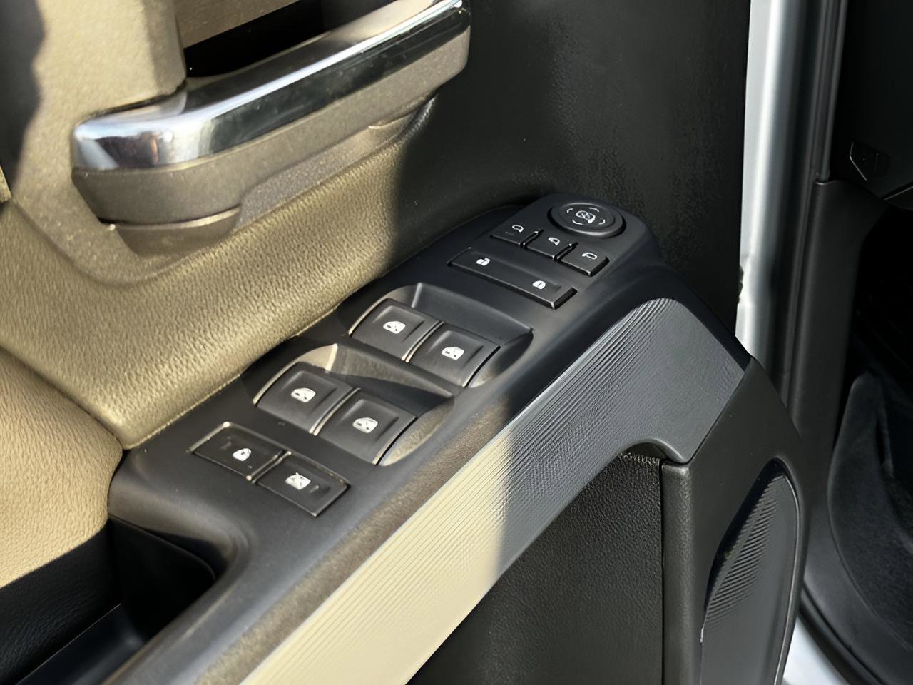 Used 2017 Chevrolet Silverado 1500 LTZ Z71 image 25